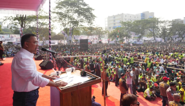 ত্রয়োদশ জাতীয় সংসদ নির্বানের প্রচারণার প্রথম দিনে বৃহস্পতিবার (২২ জানুয়ারি) সিলেটের আলিয়া মাদ্রাসা মাঠে বক্তব্য রাখেন বিএনপির চেয়ারম্যান তারেক রহমান।