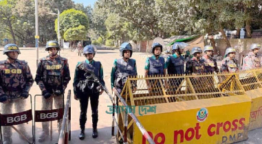 ধানমন্ডি ৩২ নম্বর শান্ত,পাহারায় সেনা–পুলিশ–বিজিবি ধানমন্ডি ৩২ নম্বর শান্ত,পাহারায় সেনা–পুলিশ–বিজিবি