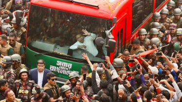 লাখো মানুষের জনসমুদ্রে তারেক রহমানের রাজসিক প্রত্যাবর্তন