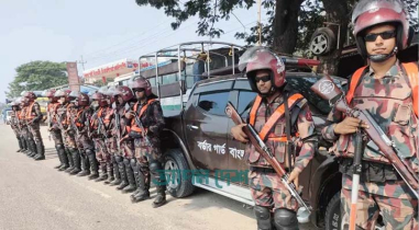 ঢাকাসহ ৪ জেলায় বিজিবি মোতায়েন ঢাকাসহ ৪ জেলায় বিজিবি মোতায়েন