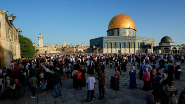 ৪০ দিন পর আল-আকসায় ফজরের জামাত ৪০ দিন পর আল-আকসায় ফজরের জামাত