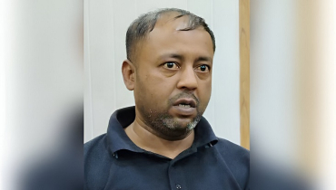 সচিবকে গাড়ির মধ্যে জিম্মি করে ৬ লাখ টাকা দাবি চালকের