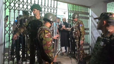 আলিয়া মাদরাসায় দফায় দফায় সংঘর্ষ