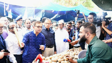শিগগিরই বাজার ব্যবস্থাপনায় পরিবর্তন আসবে: বাণিজ্যমন্ত্রী শিগগিরই বাজার ব্যবস্থাপনায় পরিবর্তন আসবে: বাণিজ্যমন্ত্রী