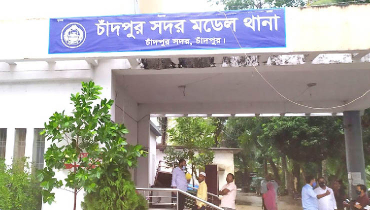 বাইরে ঘোরাঘুরি করায় ২১ জনকে আটক, মুচলেকায় ছাড় বাইরে ঘোরাঘুরি করায় ২১ জনকে আটক, মুচলেকায় ছাড়