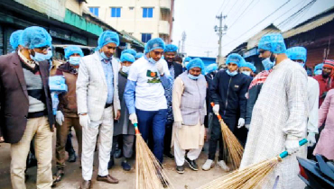 পরিচ্ছন্ন উলিপুর কর্মসূচির উদ্বোধন করলেন এমপি সালেহী