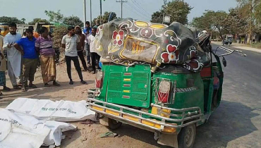 কুষ্টিয়ায় সড়ক দুর্ঘটনায় ৫ জন নিহত