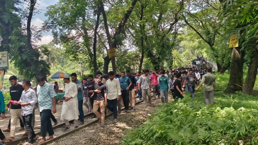 বাকৃবি শিক্ষার্থীদের অবরোধ, ঢাকা-ময়মনসিংহ রেল যোগাযোগ বন্ধ