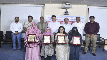 ডিনস-মেরিট অ্যাওয়ার্ড পেলেন বেরোবির ২১ শিক্ষার্থী
