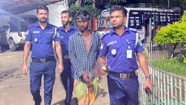 চলন্ত বাসে কলেজছাত্রীকে ধর্ষণ, চালক আটক