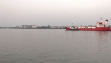 চট্টগ্রাম বন্দরে পৌঁছেছে জ্বালানিবাহী ৮টি জাহাজ