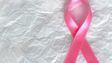 স্তন ক্যান্সারের ঝুঁকিতে প্রতি আটজনে এক নারী