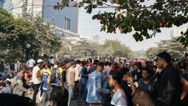 ফের নির্বাচন কমিশনের সামনে ছাত্রদলের অবস্থান