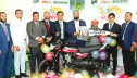 ইসলামী ব্যাংকের রেমিট্যান্স উৎসবে মোটরসাইকেল হস্তান্তর