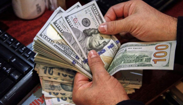 বাড়ছে ডলারের দাম