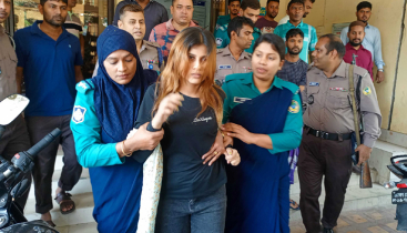 হানিট্র্যাপ চক্রের এক নারী সদস্যসহ আটক ২