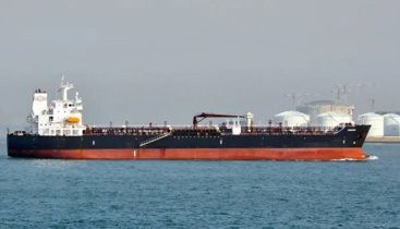 ৬৮ হাজার টন ডিজেল নিয়ে নোঙরের অপেক্ষায় দুই জাহাজ