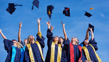 বিদেশগামী শিক্ষার্থীদের ১০ লাখ টাকা ঋণ দেবে সরকার