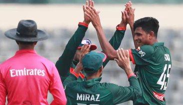 নাহিদের ফাইফারে পাকিস্তানের বিপর্যয়, বাংলাদেশের লক্ষ্য ১১৫