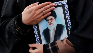 খামেনির রাষ্ট্রীয় জানাজা স্থগিত