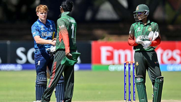 ইংল্যান্ডের কাছে হেরে সুপার সিক্স থেকে বাংলাদেশের বিদায় ইংল্যান্ডের কাছে হেরে সুপার সিক্স থেকে বাংলাদেশের বিদায়