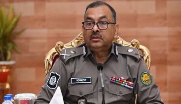 ডিএমপি কমিশনারের পদ থেকে সরে গেলেন সাজ্জাত আলী ডিএমপি কমিশনারের পদ থেকে সরে গেলেন সাজ্জাত আলী