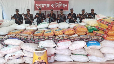 সুনামগঞ্জে যৌথ অভিযানে ৪০ লাখ টাকার অবৈধ পণ্য আটক সুনামগঞ্জে যৌথ অভিযানে ৪০ লাখ টাকার অবৈধ পণ্য আটক