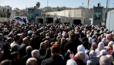 আল-আকসায় ফিলিস্তিনিদের জুমার নামাজে বাধা