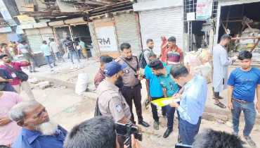 ঢাকার ফুটপাতে দিনভর উচ্ছেদ অভিযান ঢাকার ফুটপাতে দিনভর উচ্ছেদ অভিযান