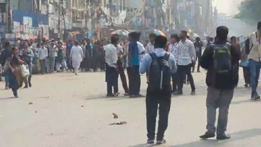 নিউমার্কেট এলাকার পরিস্থিতি নিয়ন্ত্রণে, যান চলাচল স্বাভাবিক