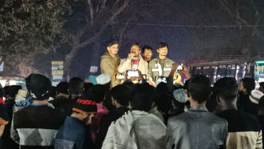 হাদীর উপর হামলার প্রতিবাদে ইবিতে বিক্ষোভ, সড়ক অবরোধ