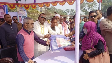 তারেক রহমানের পক্ষ থেকে সাভারে শীতবস্ত্র বিতরণ