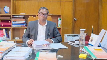 ভুয়া ডাক্তার তৈরির কারখানা বন্ধ করতে হবে: স্বাস্থ্য প্রতিমন্ত্রী ভুয়া ডাক্তার তৈরির কারখানা বন্ধ করতে হবে: স্বাস্থ্য প্রতিমন্ত্রী