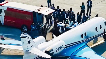 সিঙ্গাপুর পৌঁছেছে ওসমান হাদিকে বহনকারী এয়ার অ্যাম্বুলেন্স সিঙ্গাপুর পৌঁছেছে ওসমান হাদিকে বহনকারী এয়ার অ্যাম্বুলেন্স