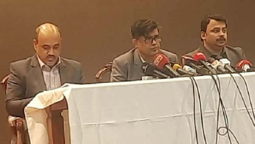 নির্বাচনের আগে লুটের অস্ত্র উদ্ধারে জোর দেয়ার নির্দেশ প্রধান উপদেষ্টার