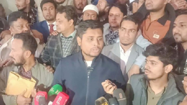 প্রশাসন দ্বিচারিতামূলক আচরণ করছে: হাসনাত আবদুল্লাহ