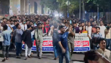 ব্যবসায়ী হত্যার প্রতিবাদে ঢাবি ছাত্রদলের বিক্ষোভ