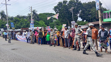আন্দোলনকারীরা সড়কের পাশে, যান চলাচল স্বাভাবিক
