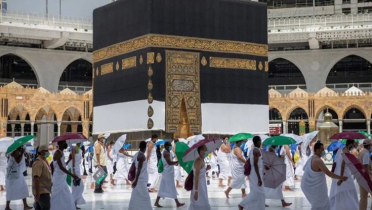 হজযাত্রীদের জন্য ‘হজ ভিসা’ বাধ্যতামূলক হজযাত্রীদের জন্য ‘হজ ভিসা’ বাধ্যতামূলক