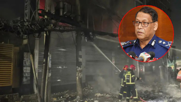 ক্ষয়ক্ষতি দেখতে প্রথম আলো ভবনে আইজিপি ক্ষয়ক্ষতি দেখতে প্রথম আলো ভবনে আইজিপি