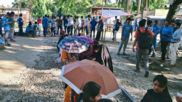 বাকৃবি শিক্ষার্থীদের রেল অবরোধ