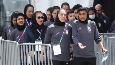 খামেনি প্রশ্নে যা বললেন ইরানি নারী ফুটবলাররা