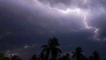 ঢাকায় ৫০ কিলোমিটার বেগে ঝোড়ো হাওয়াসহ বজ্রবৃষ্টির শঙ্কা ঢাকায় ৫০ কিলোমিটার বেগে ঝোড়ো হাওয়াসহ বজ্রবৃষ্টির শঙ্কা