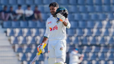 মুমিনুলের আক্ষেপ, ডাবল সেঞ্চুরি হলো না জয়ের মুমিনুলের আক্ষেপ, ডাবল সেঞ্চুরি হলো না জয়ের