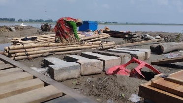 দুধকুমারের ভাঙনে অর্ধশতাধিক পরিবার বাস্তুহারা