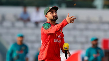 ডু অর ডাই ম্যাচে টস জিতে ব্যাটিংয়ে বাংলাদেশ