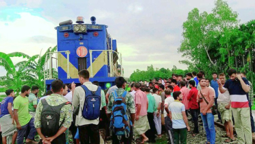 ট্রেনে কাটা পড়লেন দুই মোটরসাইকেল আরোহী 