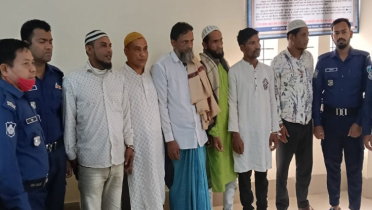 শহীদ মিনারে ফুল দিতে গিয়ে আ. লীগের ৬ কর্মী আটক