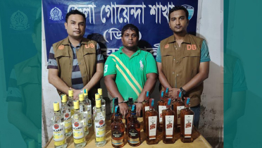 বিদেশি মদসহ মাদক কারবারি আটক 