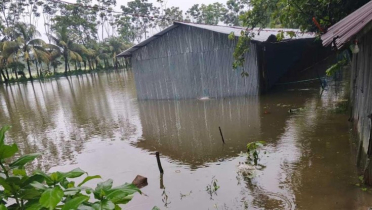 মহুরী নদীর পানি বাড়ছেই, বন্যার আশঙ্কা